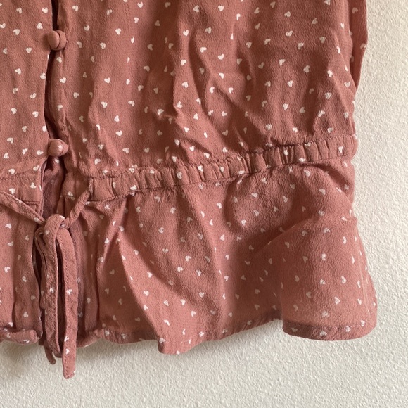 Rails Bretton Rosewood Mini Hearts Pink Button Ruffle Blouse Size Small - Picture 4 of 6